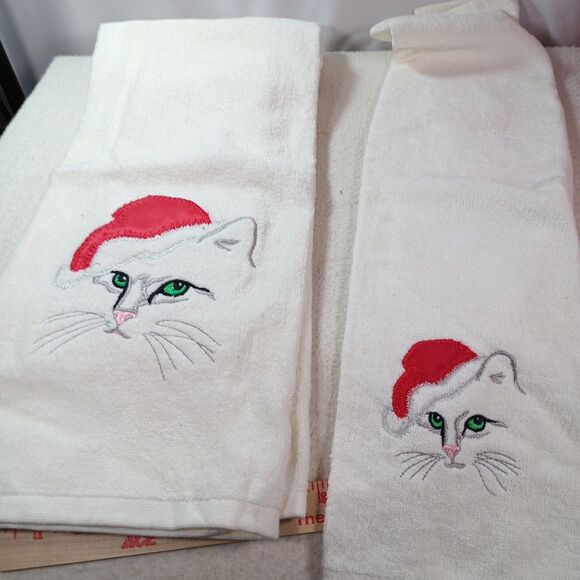Vintage R.A. Briggs “Cat in Santa Hat” Bath & Hand Towel Set – Christmas Decor - Picture 6 of 11